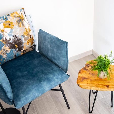 Design-Ferienwohnung In Kelberg Am Nuerburgring: Platz Fuer 6, Kueche, Wifi, Netflix Bagian luar foto