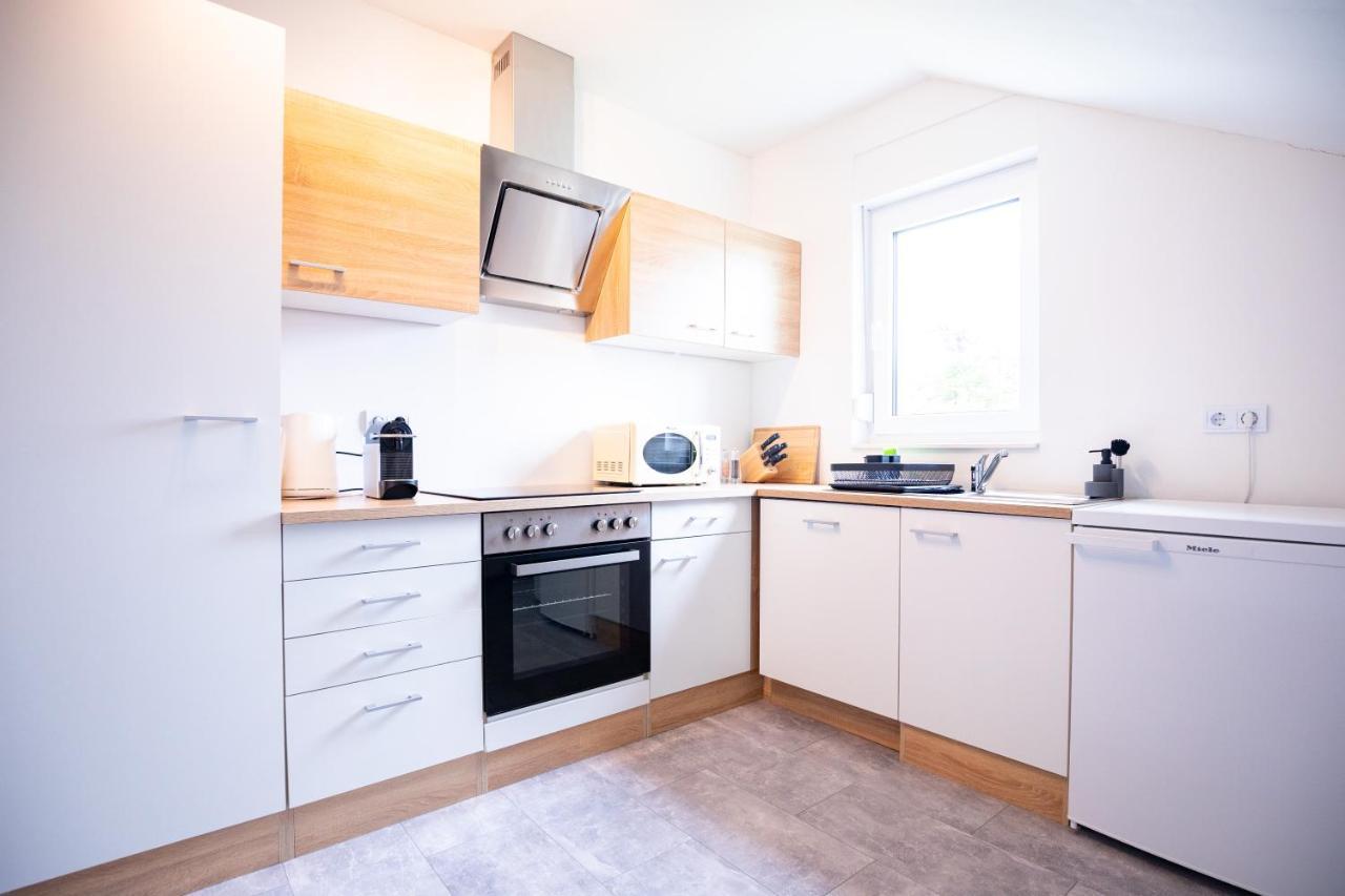 Design-Ferienwohnung In Kelberg Am Nuerburgring: Platz Fuer 6, Kueche, Wifi, Netflix Bagian luar foto